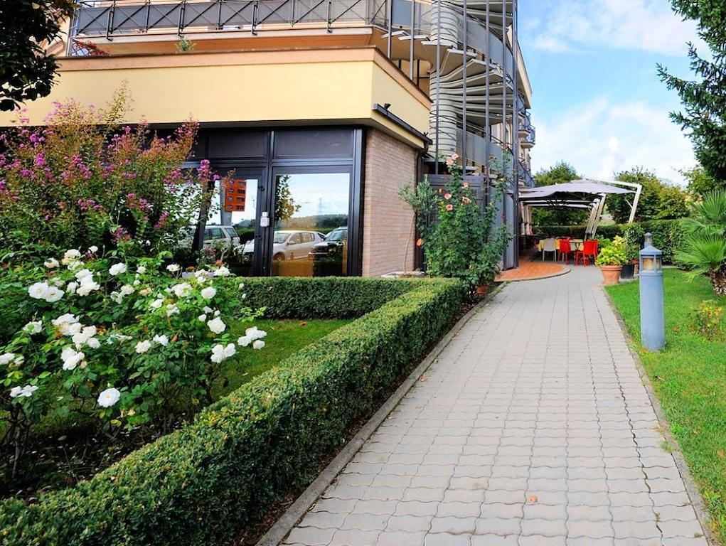 Hotel Fondovalle ชิตตา เดลลา ปีเอเว ภายนอก รูปภาพ