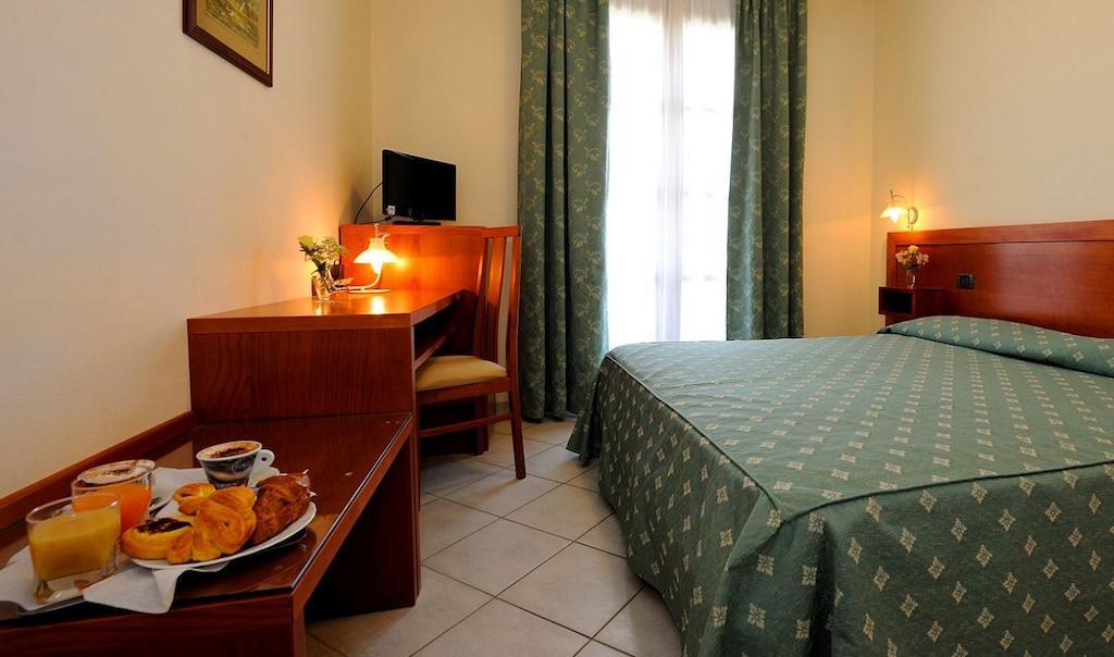 Hotel Fondovalle ชิตตา เดลลา ปีเอเว ภายนอก รูปภาพ